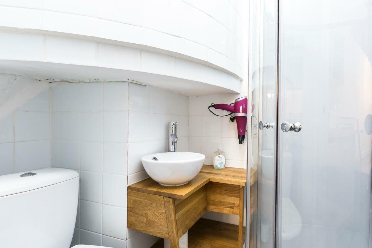 Charming 20M² Near Le Marais Apartment Paris Luaran gambar